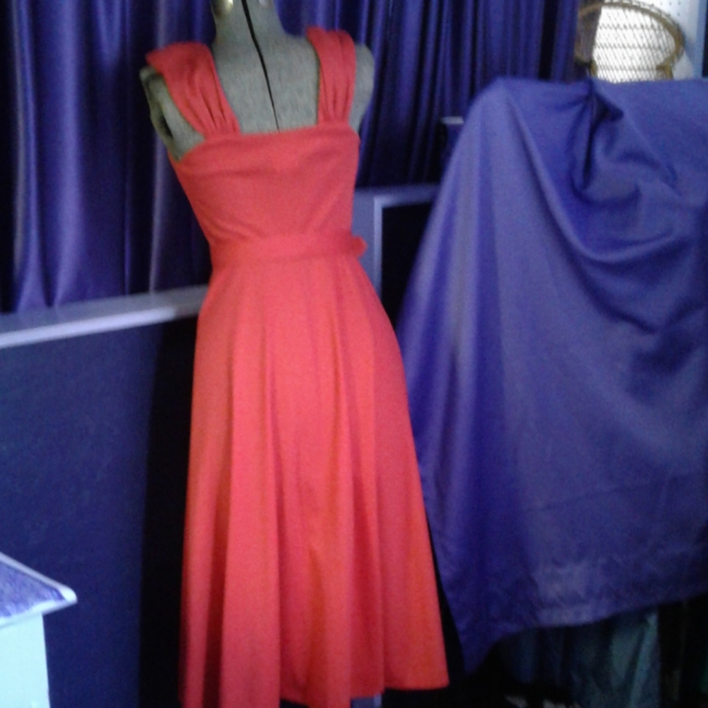Dress - Picture 2 of 2